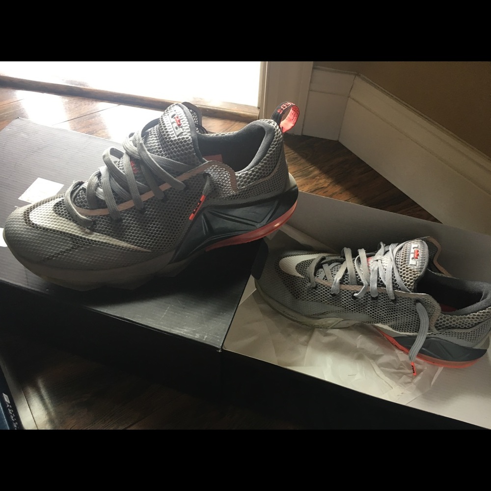 Men's 10.5 lebron James Sneakers
